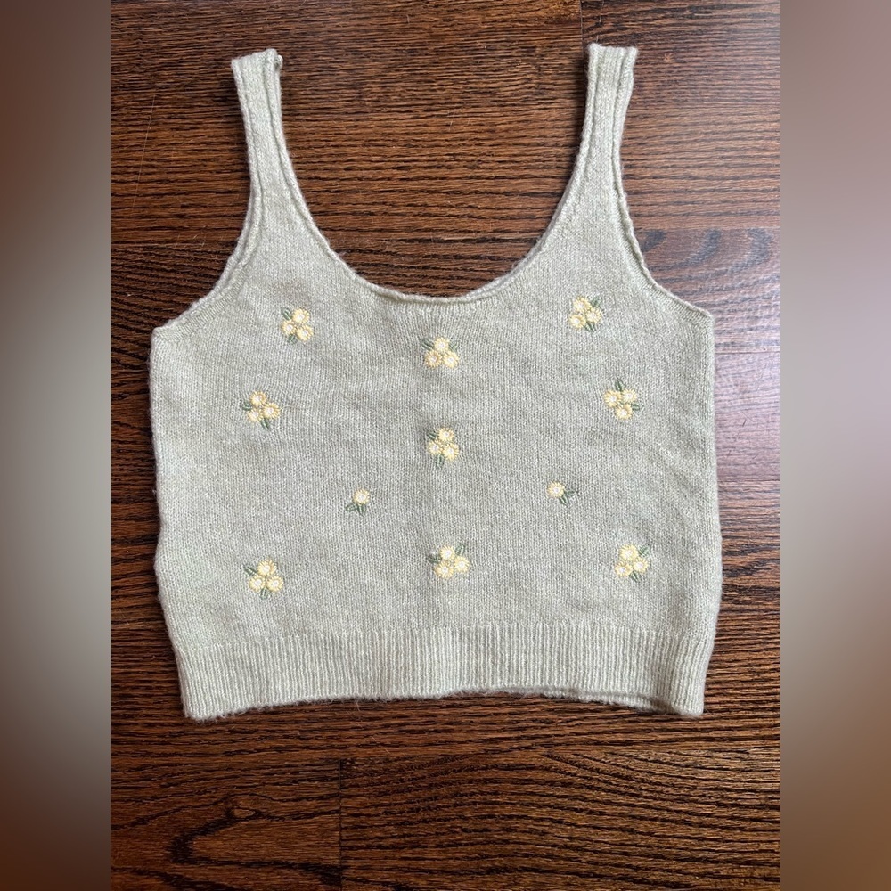 MANGO  Embroidered Flower Knit Cropped Top pastel green Sz. XS NWOT